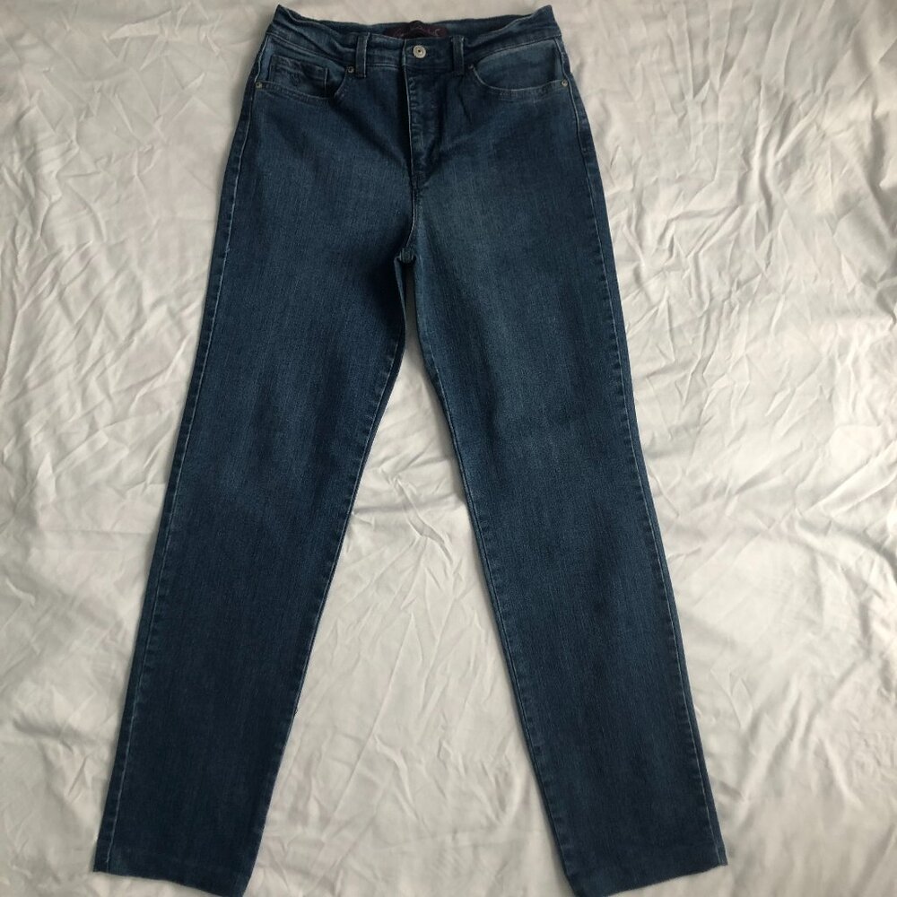 Woman's Gloria Vanderbilt Jeans Size 6 Straight Leg Amanda Like New - Picture 2 of 8